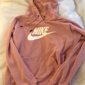 Sweatshirts and hoodies